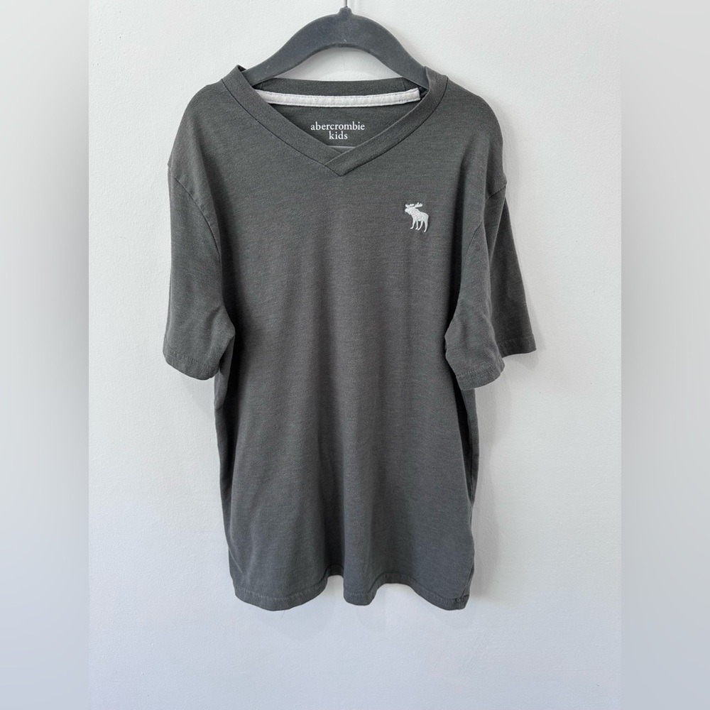 Abercrombie Kids Charcoal V-Neck Tee Shirt - Size 11/12